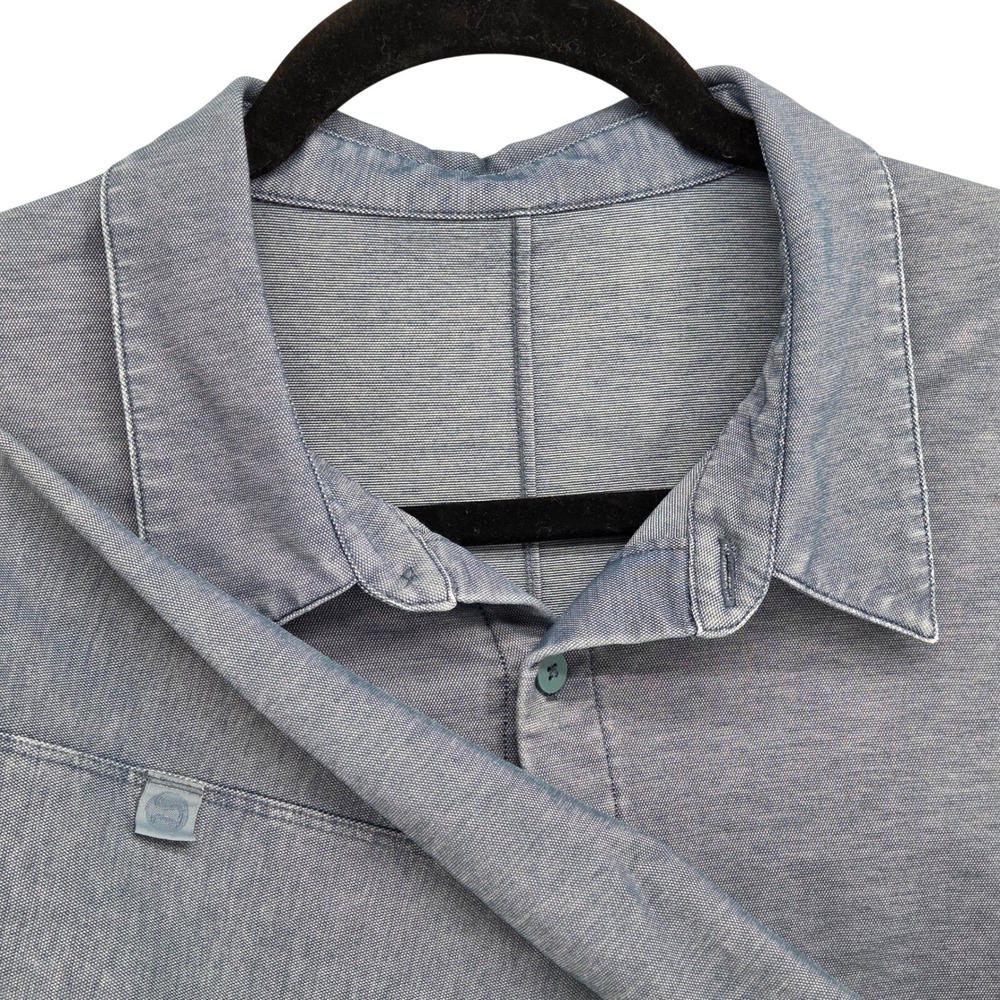Lululemon Men 2XL Commission Long Sleeve Button Shirt Chambray Blue Vented
